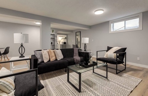Southeast Calgary House | "Ebony" 1 Bdrm Lower Suite