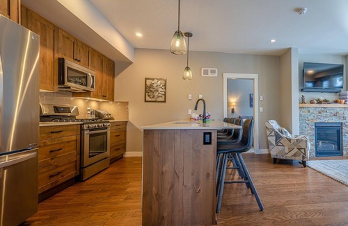 Sun Peaks Condo | Echo Landing #05 by Bear Country