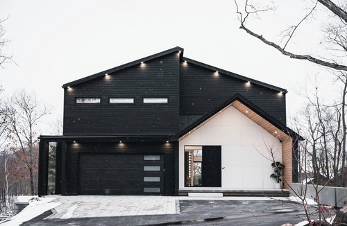 Severn Ski Chalet | Eco Bay Chalet Year Round Group Stay in Muskoka