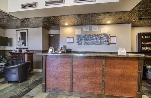 Lloydminster Hotel | Econo Lodge