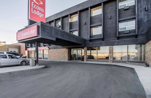 Lloydminster Hotel | Econo Lodge