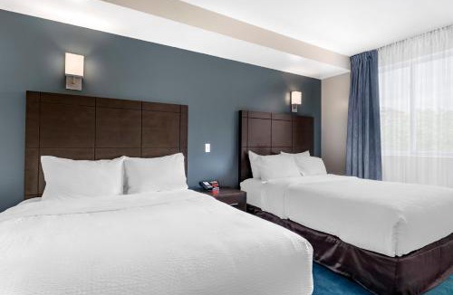 Gay Village Hotel | Econo Lodge