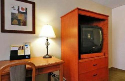 Pemberton Heights Hotel | Econo Lodge Inn & Suites