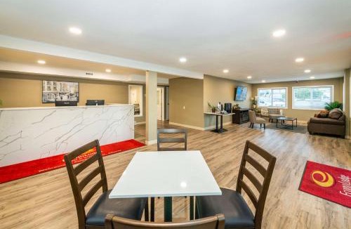 Pincher Creek Hotel | Econo Lodge Inn & Suites
