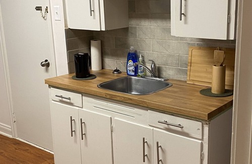 Winnipeg Apartment | Economical guest suite with free parking!