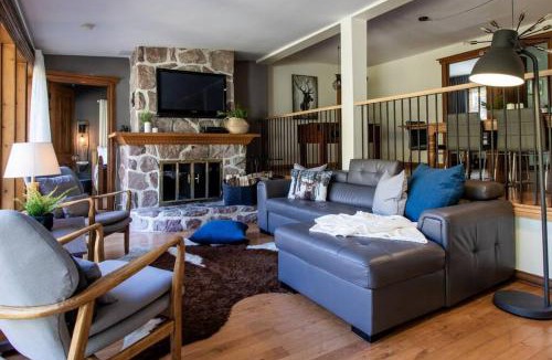 St-Adolphe-d'Howard Ski Chalet | Eko Eau Chalet An Outstanding view that will delight you