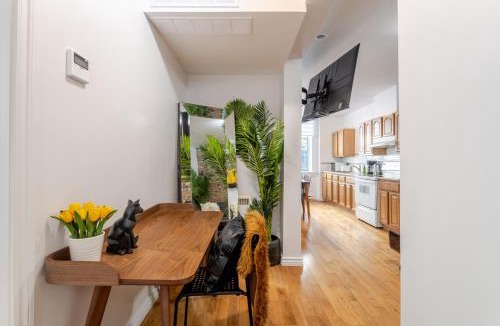 Shaughnessy Village Apartment | Elegant 4 Bedroom residence in downtown MTL