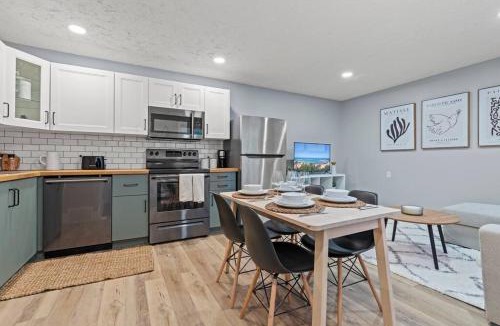 Mayfield House | Elegant Boho Retreat - 8 min to WEM