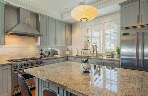 Dunbar House | Elegant & Cozy Escape~West Vancouver Serenity
