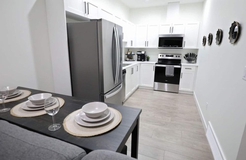 Northwest Edmonton Condo | Elegant Escape w/King Bed|Long Stays|WEM|Disney+