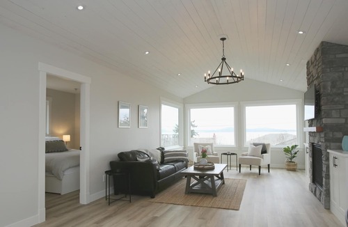 Mill Bay House | Elegant Mill Bay Cottage with Spectacular Ocean View