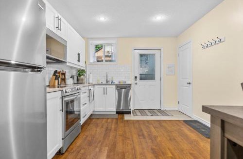 Downtown London Apartment | Elegant & Private Apartment - Short Walk From Downtown