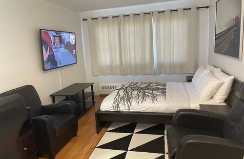 Sainte-Anne-de-Bellevue Apartment | Eliana Beautiful Studio