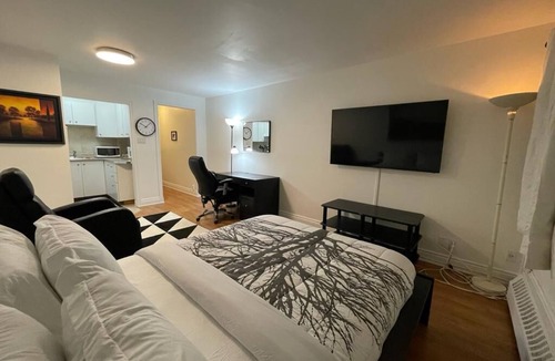 Sainte-Anne-de-Bellevue Apartment | Eliana Beautiful Studio