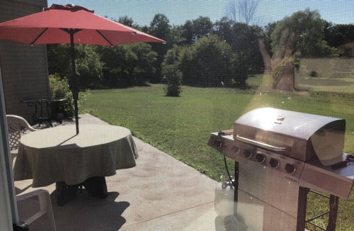 Halton Regional Municipality Villa | Embrace Spring in style on 25 acre of land with indoor heated swimming pool!