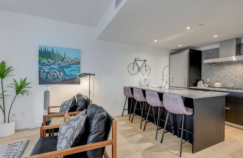 Downtown Victoria Condo | Empress Shores - your stylish home away from home in downtown Victoria by Victoria Prime!