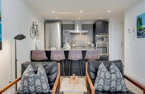Downtown Victoria Condo | Empress Shores - your stylish home away from home in downtown Victoria by Victoria Prime!
