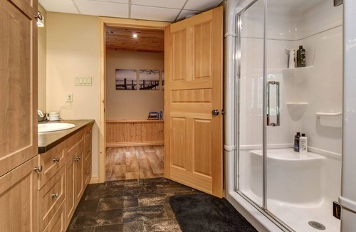 South Algonquin Apartment | Enjoy 3 bed, Lower Level Waterfront on 280 acres