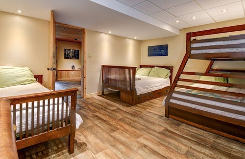 South Algonquin Apartment | Enjoy 3 bed, Lower Level Waterfront on 280 acres