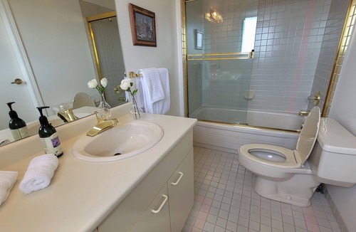 West Vancouver House | — Enjoy the oceanview poolside home in British Property