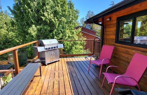 Ucluelet House | Enjoy the West Coast @ the Cedar Rock Home