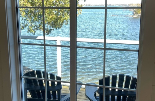Selwyn Cottage | Enjoy your getaway at Cedar Hill Lakehouse