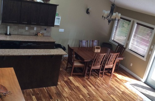 East Kootenay Cabin | Enjoy your visit in this beautiful, new, clean family and pet friendly cabin.