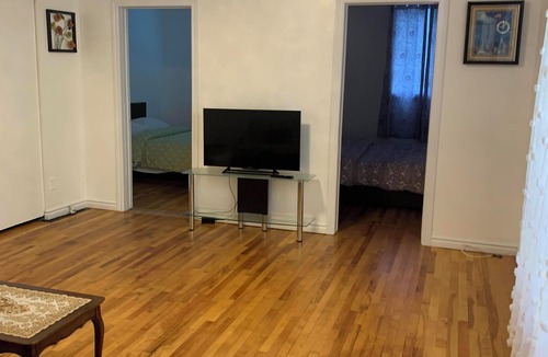 Hull Apartment | Entire apartment, Few minutes from Downtown Gatineau/Ottawa Parliament. n