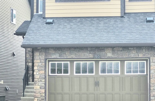 Symons Valley House | Entire comfy 2000 sq. ft. Home | 3BDR | 2.5 Bath | 15 mins from Airport