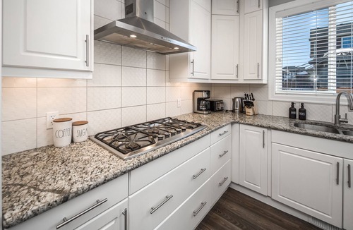 Chestermere House | Entire Executive Home, Walk to lake!