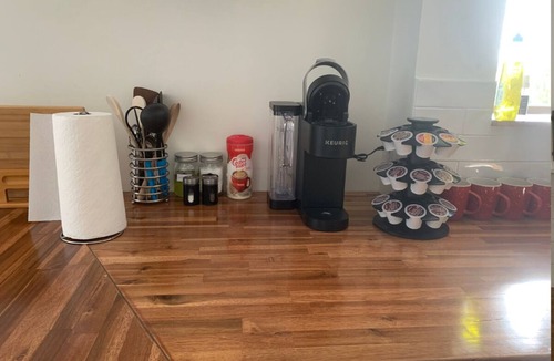 Ladner Apartment | Entire guest suite w/kitchen 2 Bedrooms 3 Beds