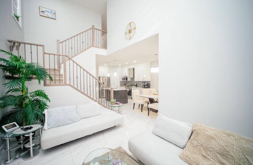 Beaumont House | Entire Luxury 4-Bedroom Home with Indoor Fireplace- Near YEG Airport