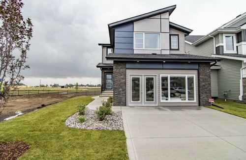 Red Deer House | Entire luxury basement suite in Liberty Landing.
