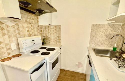 Maple Ridge Apartment | Entire Private Guest Suite, 2 parking spaces