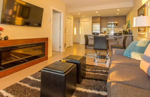 Downtown Victoria Condo | EraBella-Downtown 12th floor Beauty, Free Parking and Wifi, Close to Everything by Victoria Prime!