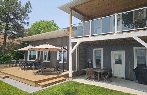 Amherstburg House | Erie View Lakehouse - Serene and Spacious