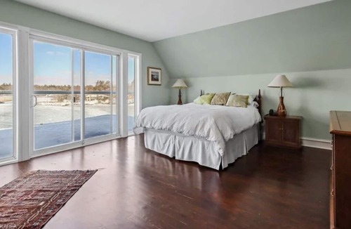 Kingston Cottage | Escape on The St Lawrence