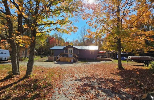Madawaska Cottage | Escape with 7 seat HotTub and Outdoor Entertainment Sleeps 10nSouth Algonquin