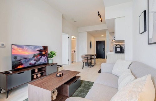 Burlington Condo | Escarpment Views | Luxury 1BR Condo | Resort-Style Amenities in North Burlington