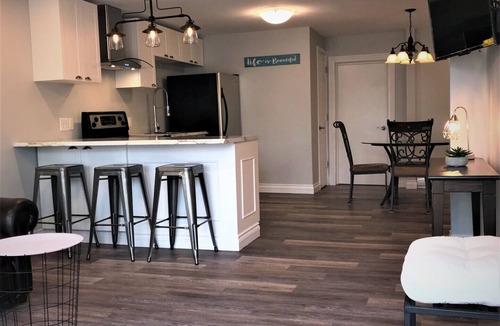 Carleton Place House | Esther's Place - Carleton Place 1 BedRoom Apartment - sleep 5 max