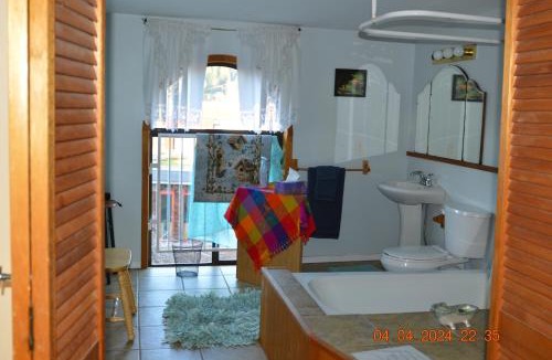 Comox Bed & Breakfast | Estuary House Reflexology B&B