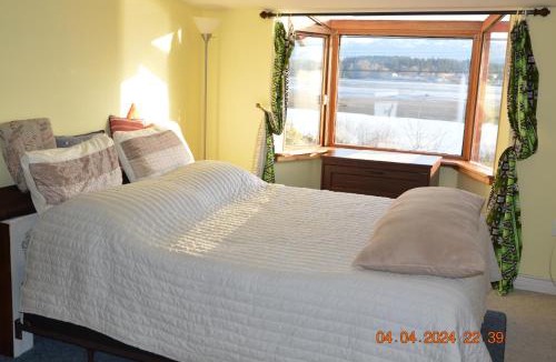 Comox Bed & Breakfast | Estuary House Reflexology B&B