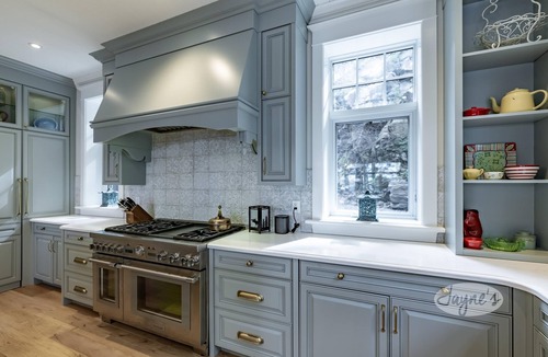 Dorset Cottage | Exceptional 7 bed 5 bath cottage on Lake of Bays with captivating sunset views
