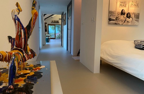 Landsmeer House | Exclusive Romantic Amsterdam Retreat: Luxurious Oasis Near the Heart of the City