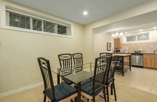 Hollyburn House | Exclusive Spacious Suite with Private Patio