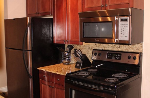 Whyte ave Condo | Executive 1-bedroom apartment near the University of Alberta