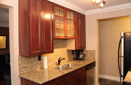 Whyte ave Condo | Executive 1-bedroom apartment near the University of Alberta