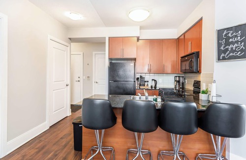Downtown Mississauga Condo | Executive 2BR/2BA Condo + Lakeview
