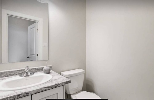 Carleton Place House | Executive 4 bedroom Corner Home in Carleton Place w/ Great Amenities