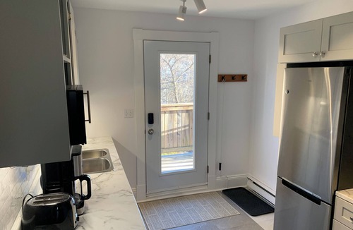 Wolfville Apartment | Executive Apartment 1 or 2 Bedroom Apartment in Downtown Wolfville